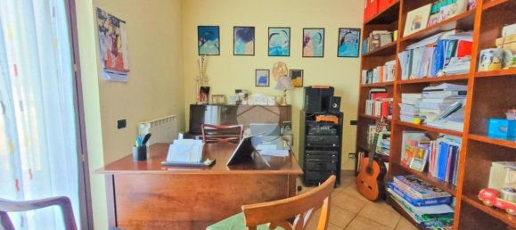 Вилла с 10 комнатами в Розето дельи Абруцци, Италия № 111122 18