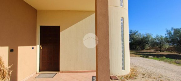 Вилла с 10 комнатами в Розето дельи Абруцци, Италия № 111122 5