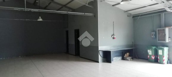 6-salle Entrepôt à Roncadelle, Italy No. 128944 4