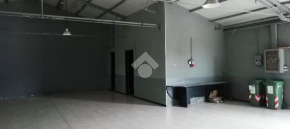 6-salle Entrepôt à Roncadelle, Italy No. 128944 2