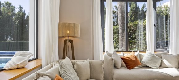 5 bedrooms Villa in Estepona, Spain No. 139384 18