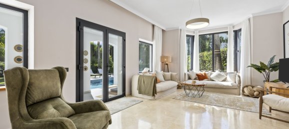 5 bedrooms Villa in Estepona, Spain No. 139384 7