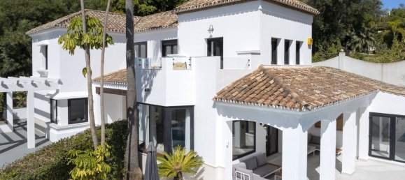 5 bedrooms Villa in Estepona, Spain No. 139384 4