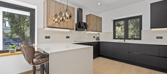 5 bedrooms Villa in Estepona, Spain No. 139384 22