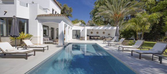 5 bedrooms Villa in Estepona, Spain No. 139384 9