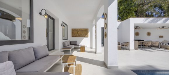 5 bedrooms Villa in Estepona, Spain No. 139384 16