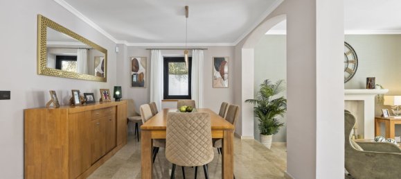 5 bedrooms Villa in Estepona, Spain No. 139384 20