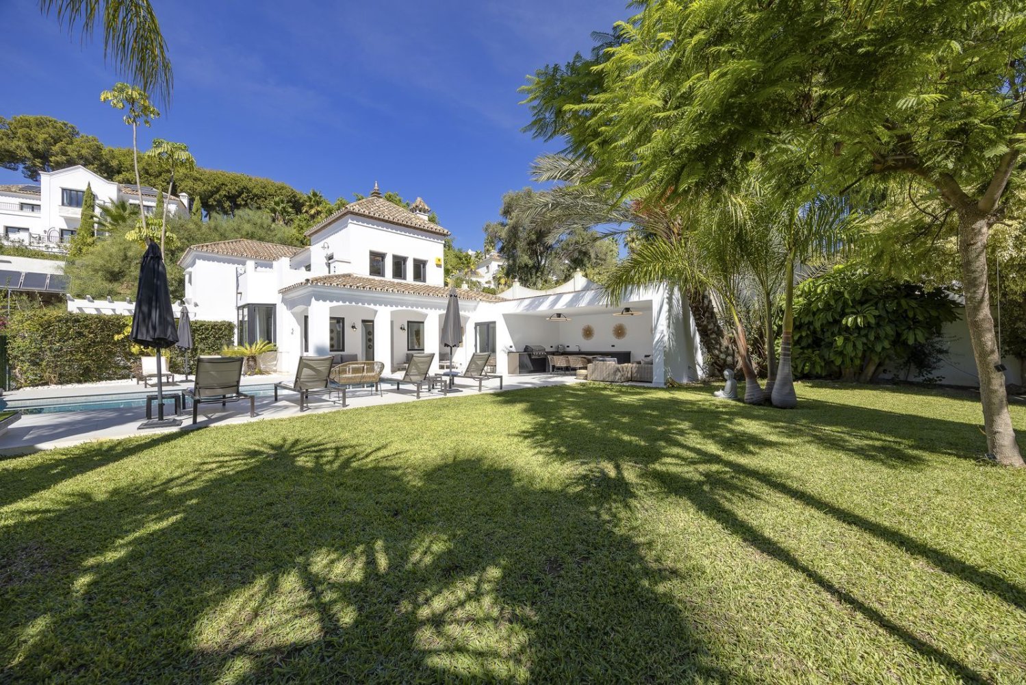 5 bedrooms Villa in Estepona, Spain No. 139384