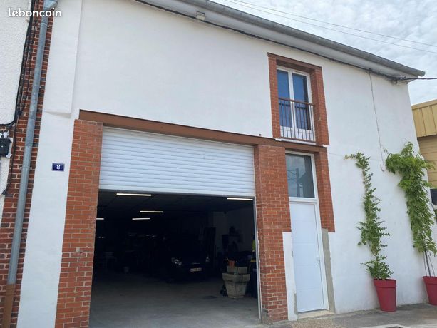  Garage in Le Mesnil-sur-Oger, France No. 310954