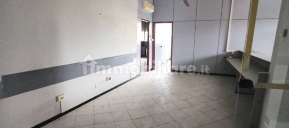 5 rooms Office in Cremona, Italy No. 103813 4