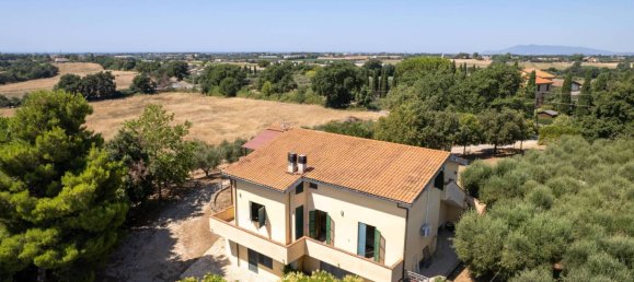 6 غرف نوم فيلا في Montalto di Castro, Italy رقم 119658 10