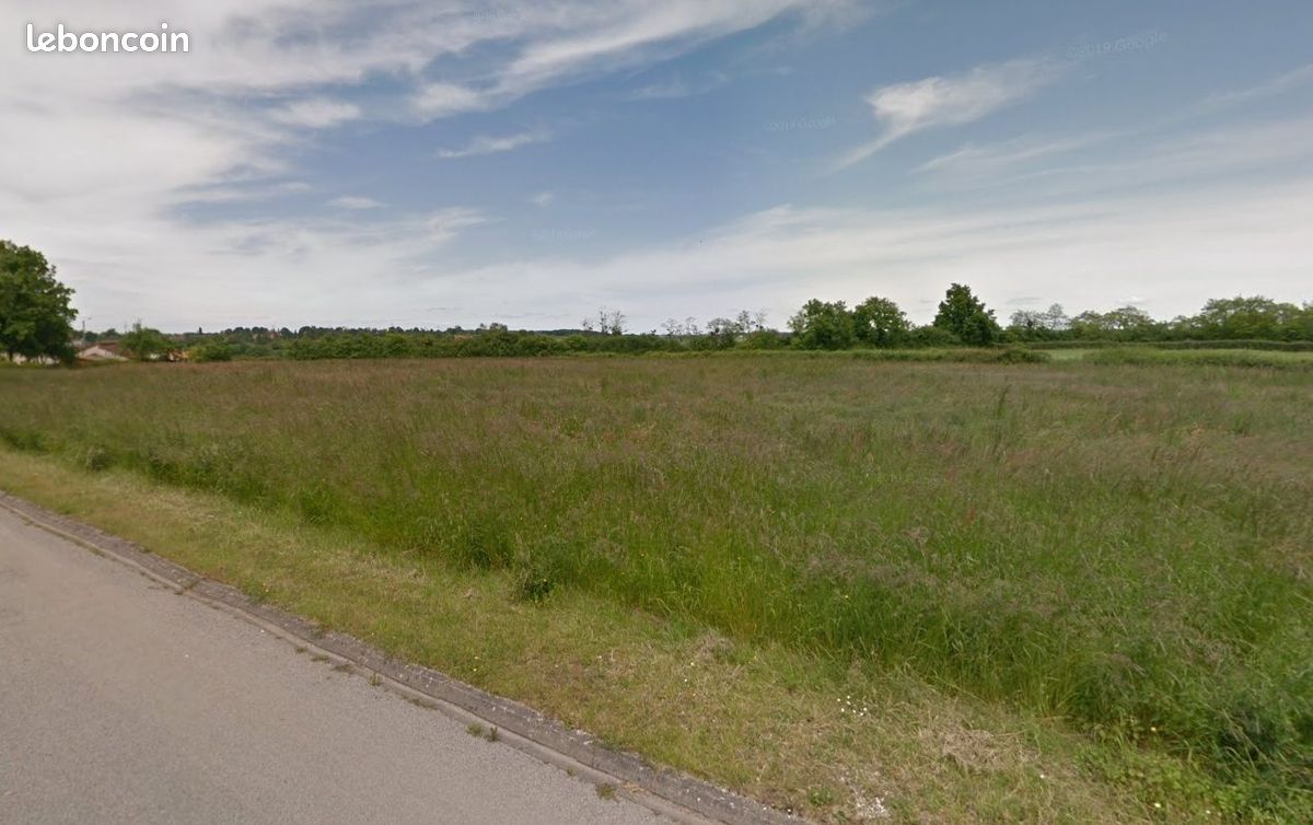 Grundstück in Neuvy-sur-Loire, France 8150m², Nr. 274447