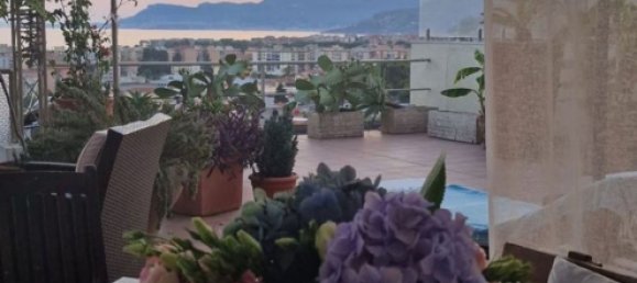 3 rooms Apartment in Vallecrosia, Italy No. 116493 4