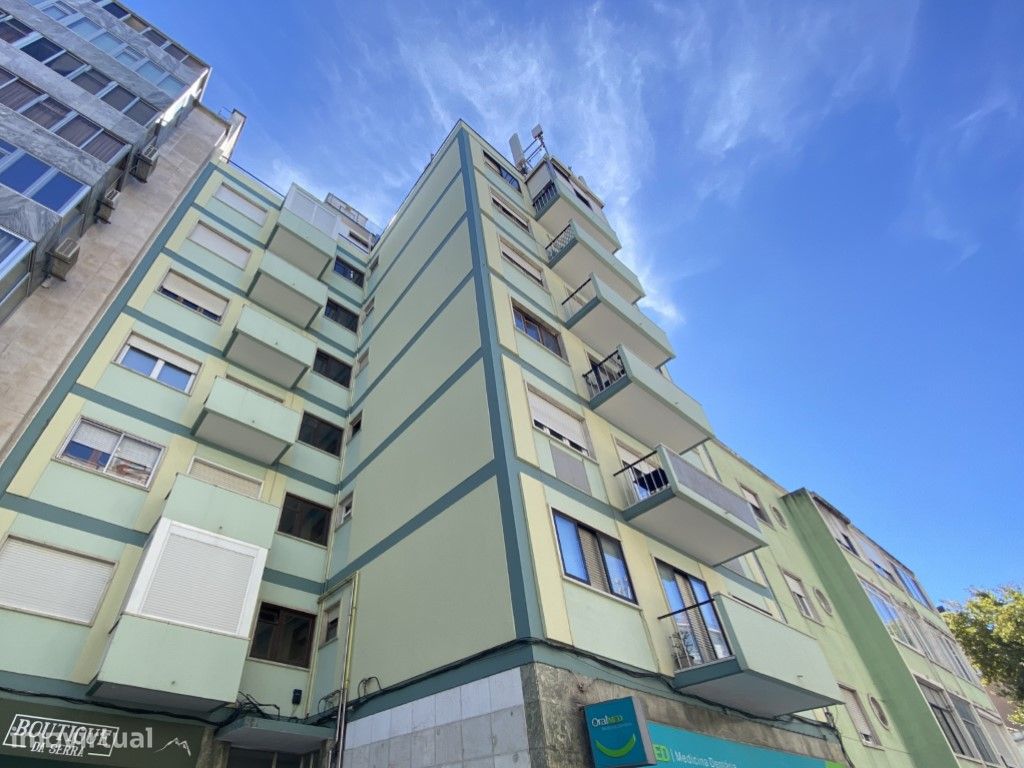 3 bedrooms Apartment in Lisbon, Portugal No. 345424