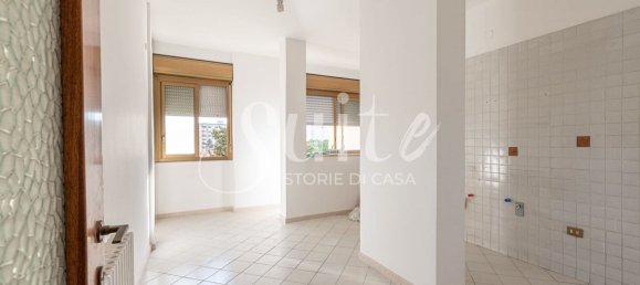 5 rooms Apartment in Palermo, Italy No. 220340 10