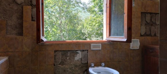 8 rooms House in Tornolo, Italy No. 254244 3