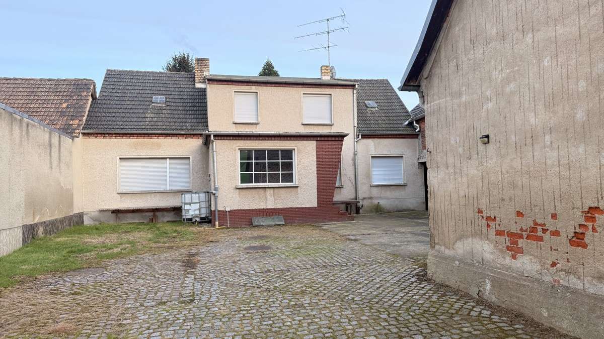 Casa de 5 habitaciónes en Wittenberg, Germany No. 309432