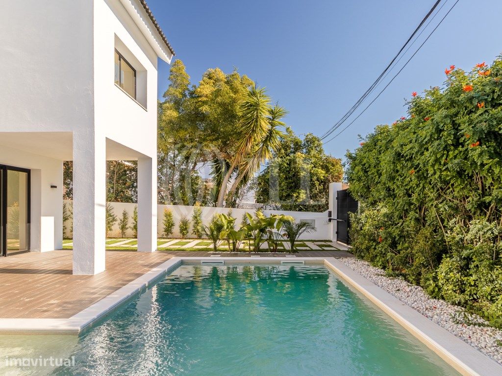 5 bedrooms House in Cascais, Portugal No. 107752