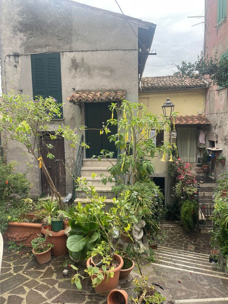 2غرفة شقة في Cineto Romano, Italy رقم 176417