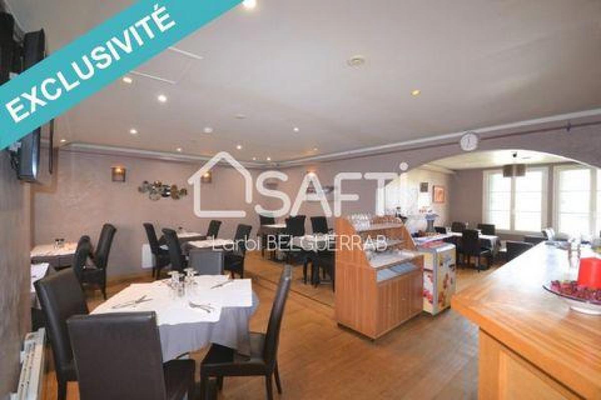 80m² Office in Corbeil-Essonnes, France No. 19672