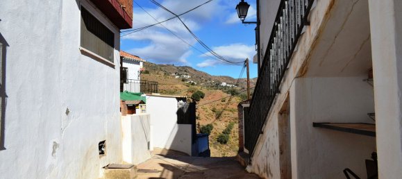 4 bedrooms Townhouse in Moclinejo, Spain No. 47128 3