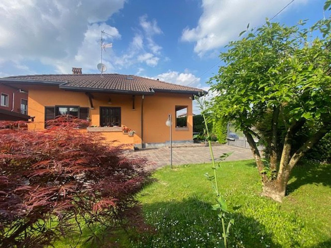 3-Zimmer Haus in Fino Mornasco, Italy, Nr. 267897