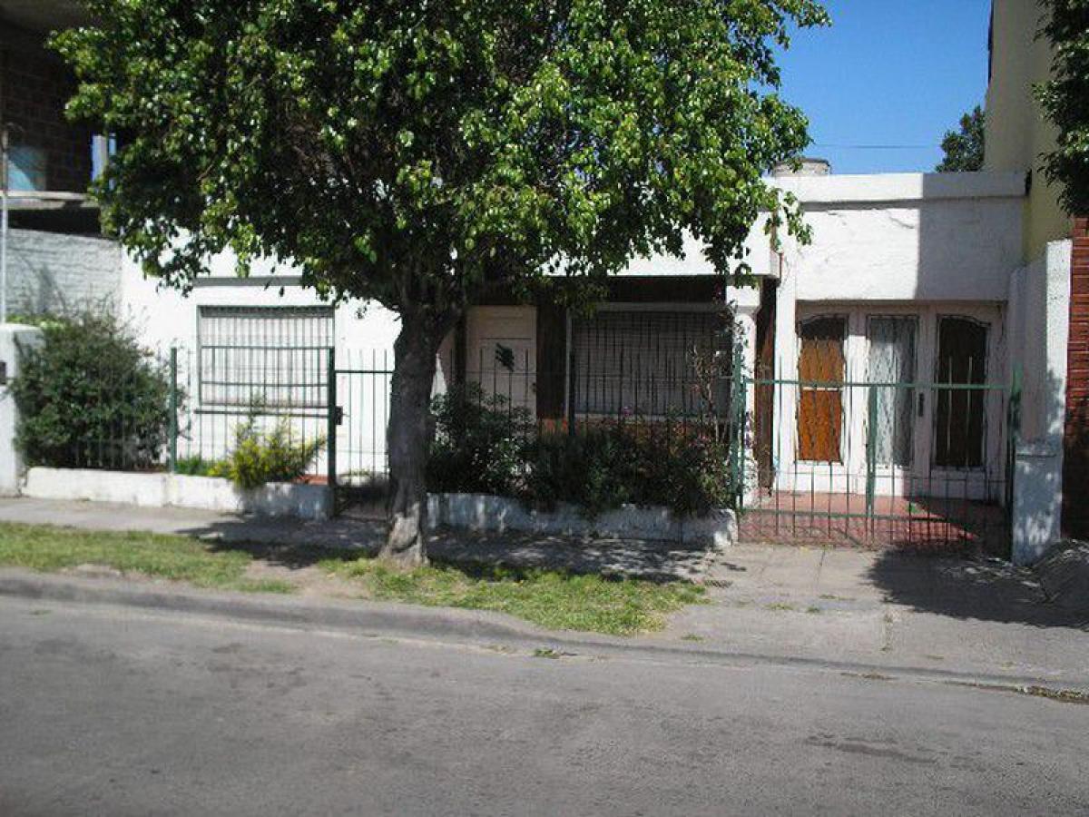 180m² Land in Moron, Argentina No. 37157