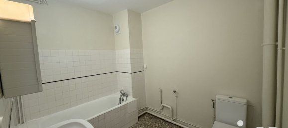 1 bedroom Apartment in Tours, France No. 329110 9