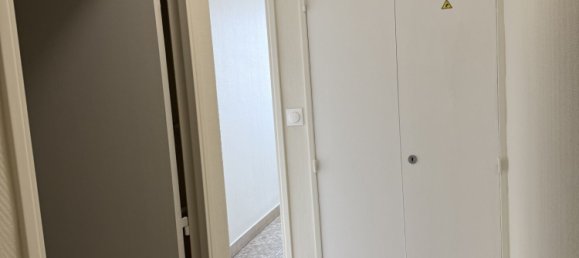 1 bedroom Apartment in Tours, France No. 329110 10