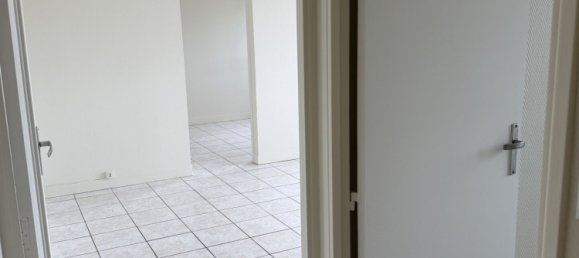 1 bedroom Apartment in Tours, France No. 329110 8