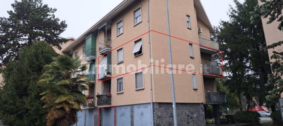 3 bedrooms Apartment in Busto Arsizio, Italy No. 266940 4