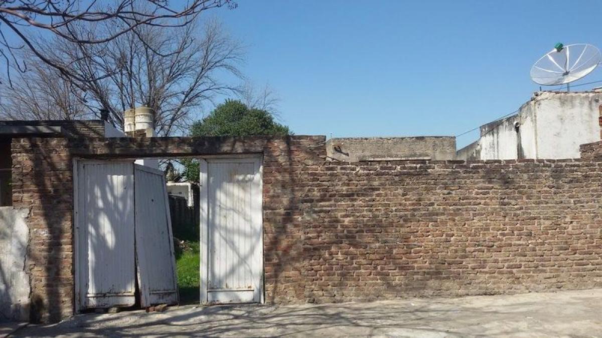  Land in Tres de Febrero, Argentina No. 35822