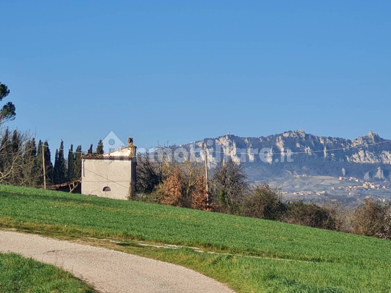 5 rooms House in Coriano, Italy No. 211433