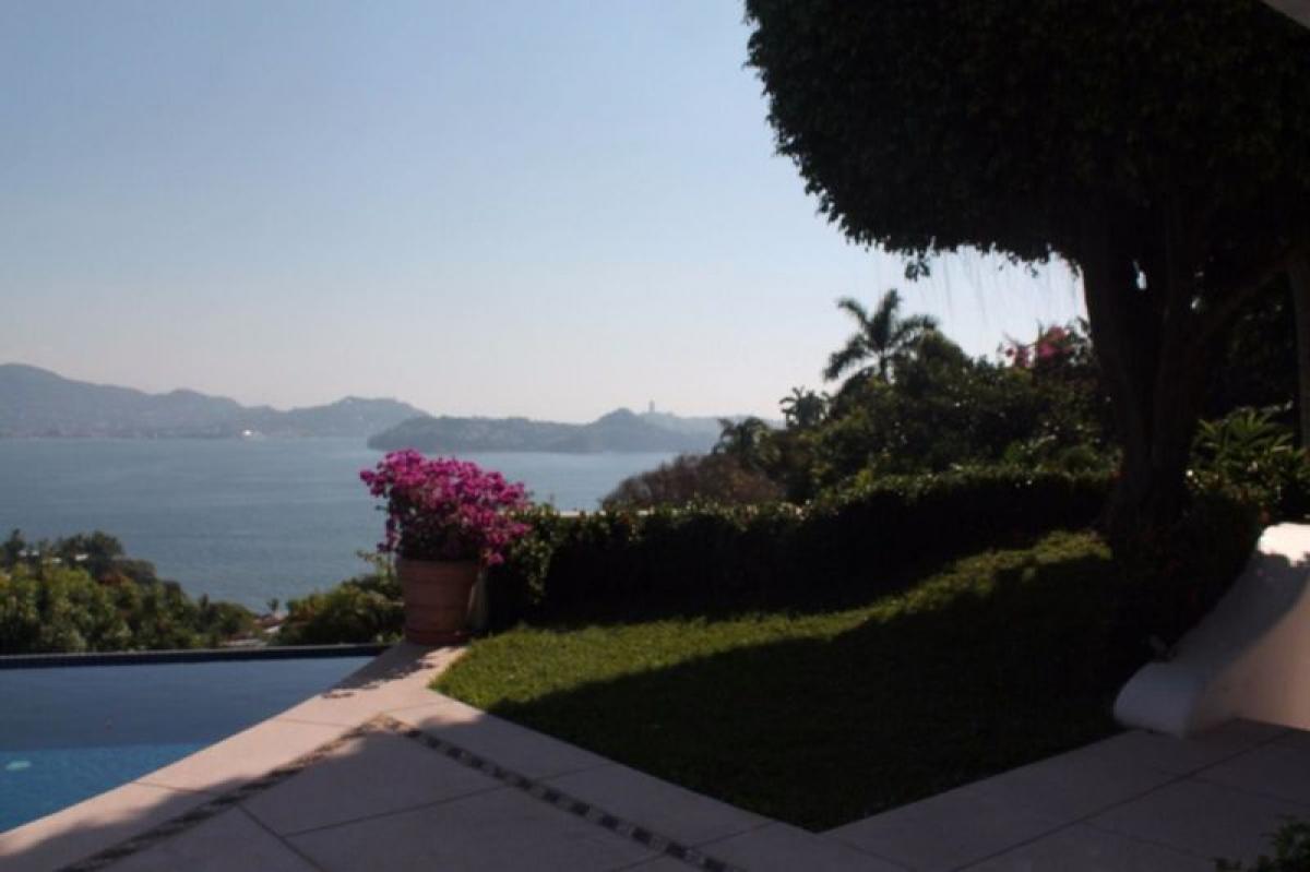 5 bedrooms House in Guerrero, Mexico No. 187001