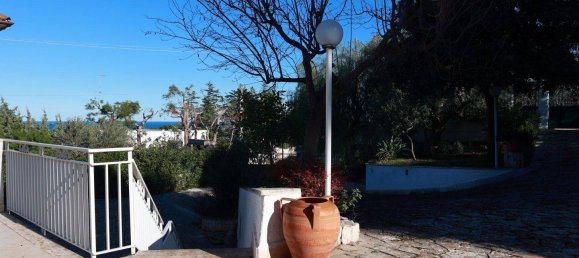 4 bedrooms Villa in Conversano, Italy No. 13954 5