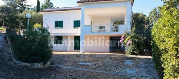 4 bedrooms Villa in Conversano, Italy No. 13954 2