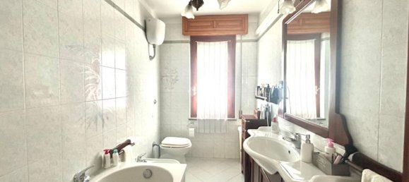 4-salle Appartement à Selargius, Italy No. 50089 8