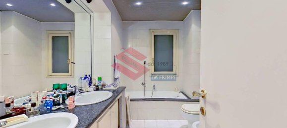 5 rooms Apartment in Rome, Italy No. 36069 17