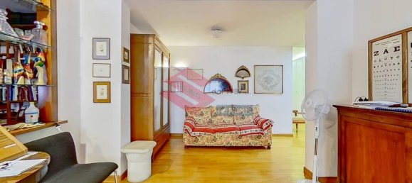 5 rooms Apartment in Rome, Italy No. 36069 30
