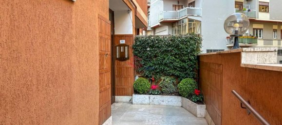 5 rooms Apartment in Rome, Italy No. 36069 57