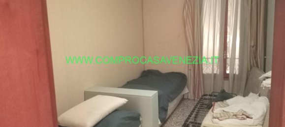 4 rooms Apartment in Venice, Italy No. 231778 9
