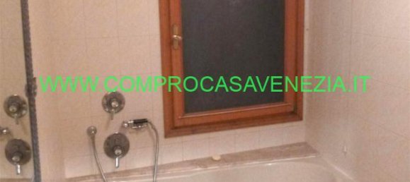 4 rooms Apartment in Venice, Italy No. 231778 8