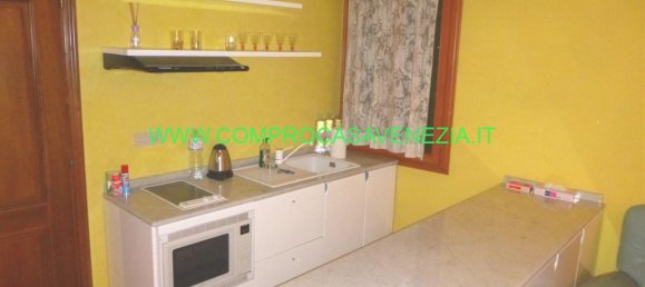 4 rooms Apartment in Venice, Italy No. 231778 4