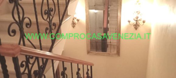 4 rooms Apartment in Venice, Italy No. 231778 3