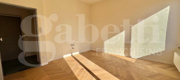 1 bedroom Apartment in Rome, Italy No. 54280 4