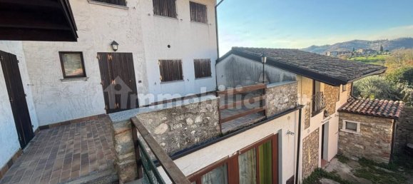 Villa de 15 dormitorios en Salò, Italy No. 9683 2