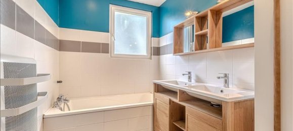 4 bedrooms House in Limoges, France No. 296083 8