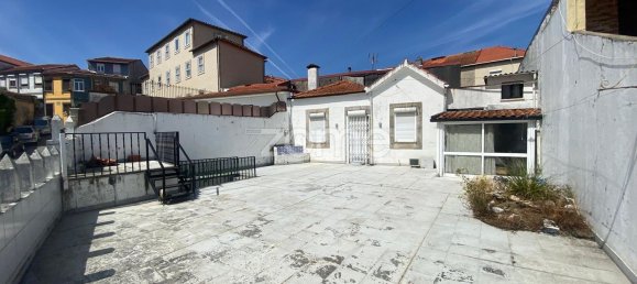 Casa de 3 dormitorios en Porto, Portugal No. 13670 17
