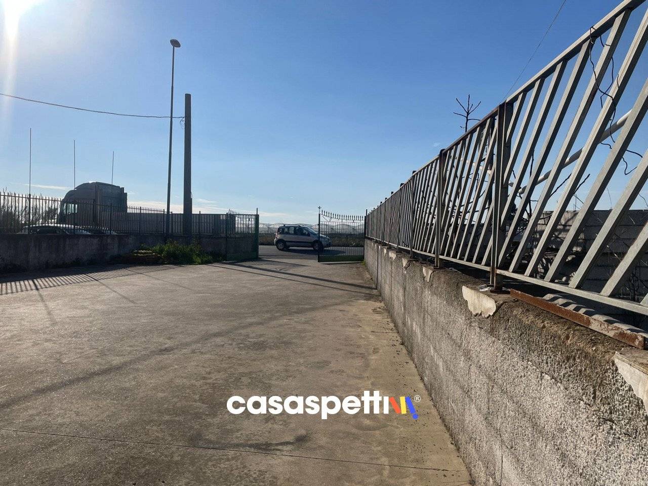 800m² Warehouse in Eboli, Italy No. 32016