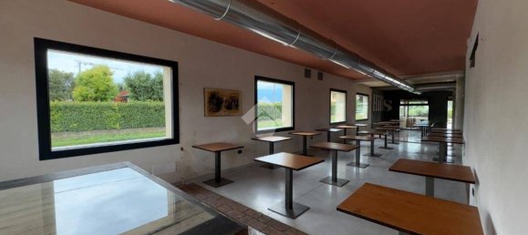 601m² Commercial property in Asolo, Italy No. 325890 8